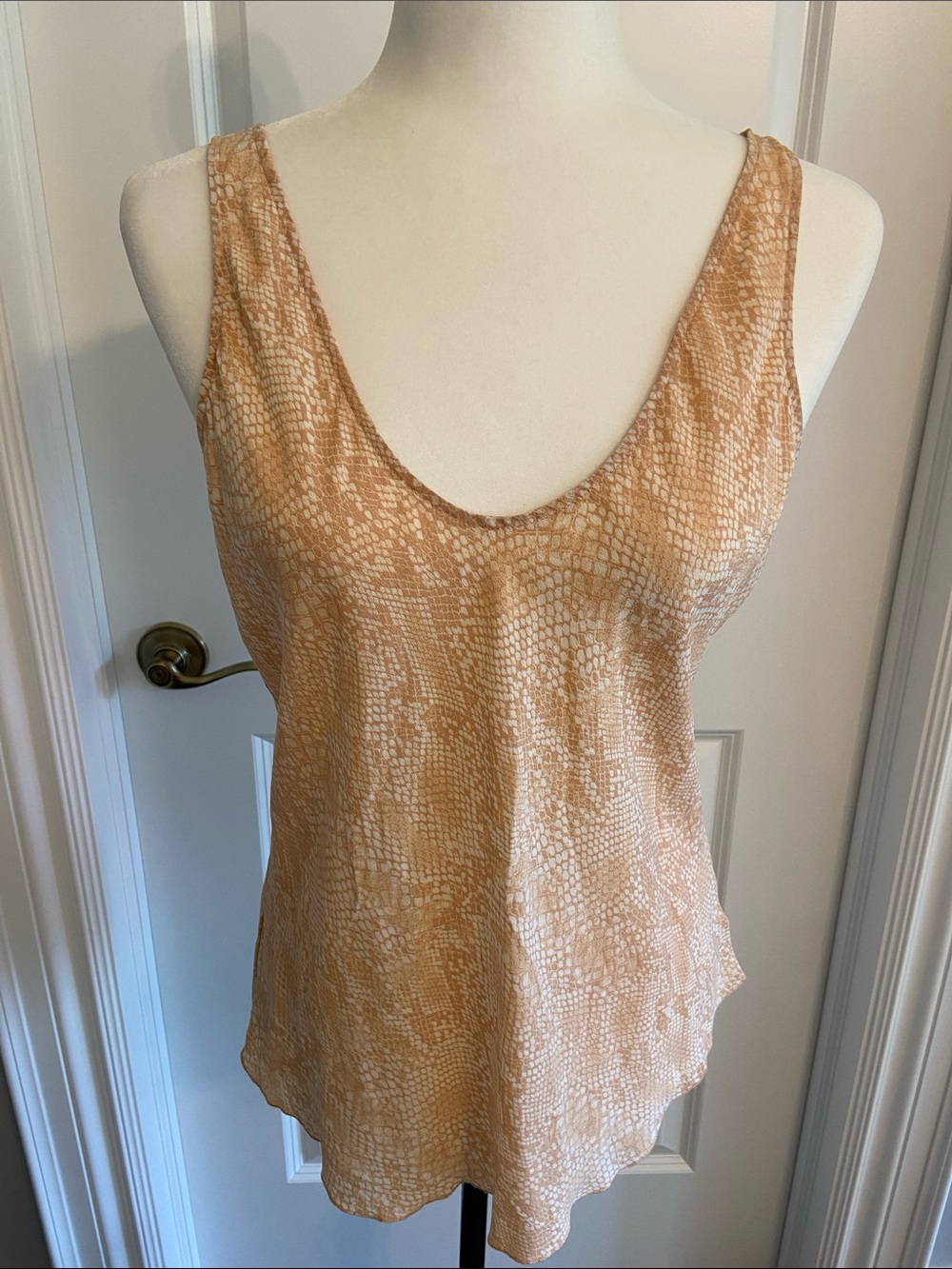 Babaton 💯% Silk Cream, Beige Snake-Print Scoop Neck Camisole
